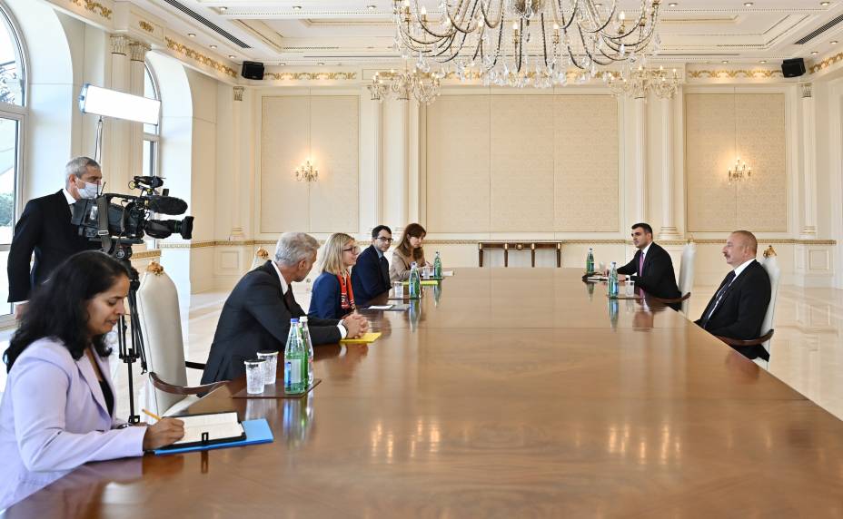 Ilham Aliyev received World Bank Vice President for Europe and Central Asia