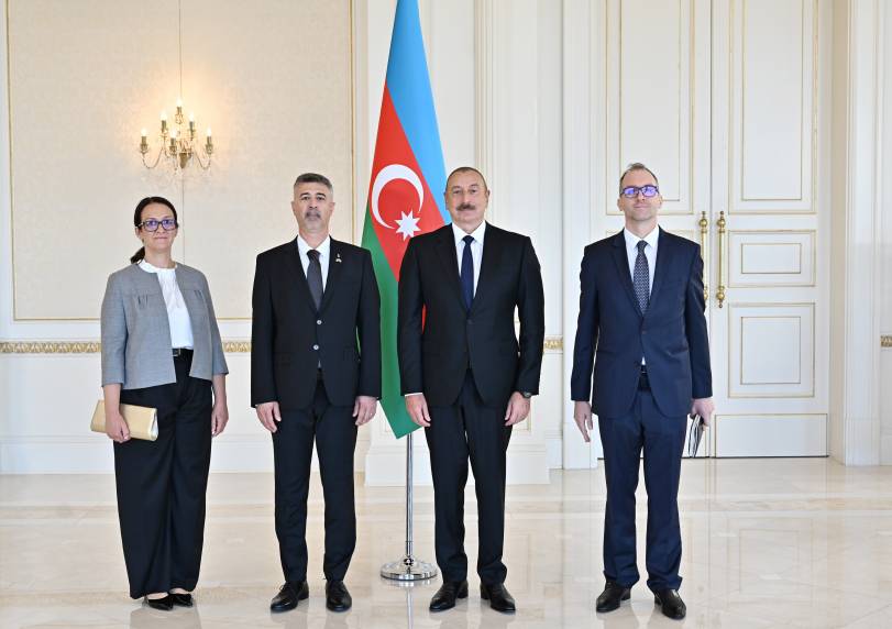 Ilham Aliyev accepted the credentials of the incoming ambassador of Hungary