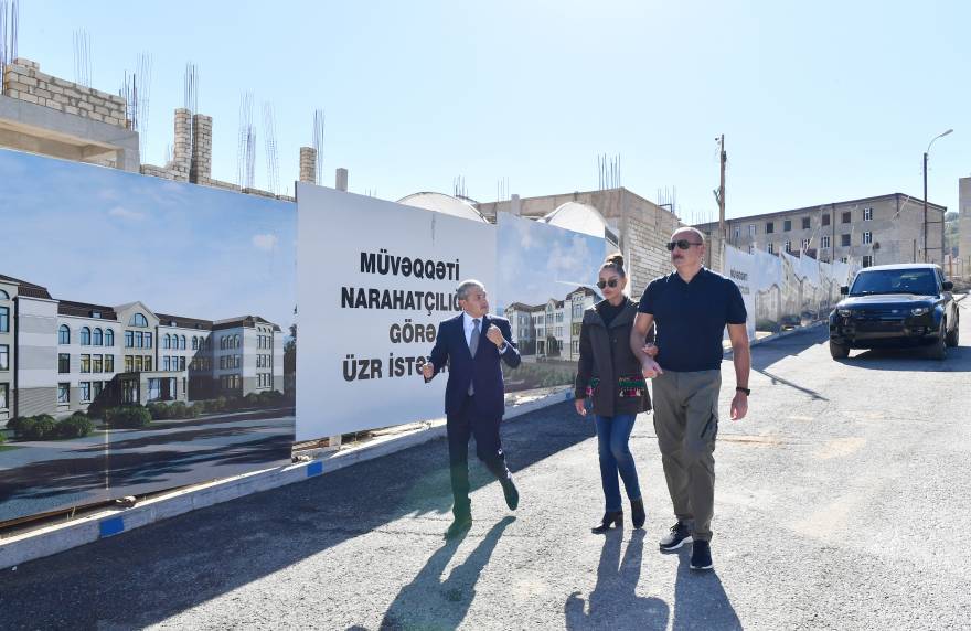 Ильхам Алиев и первая леди Мехрибан Алиева ознакомились с ходом строительных работ, проводимых в здании полной средней школы номер 1 в городе Шуша