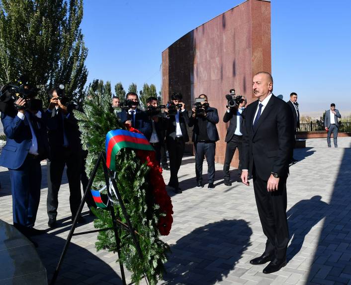 Ilham Aliyev visited Ata-Beyit National Historical and Memorial Complex in Bishkek