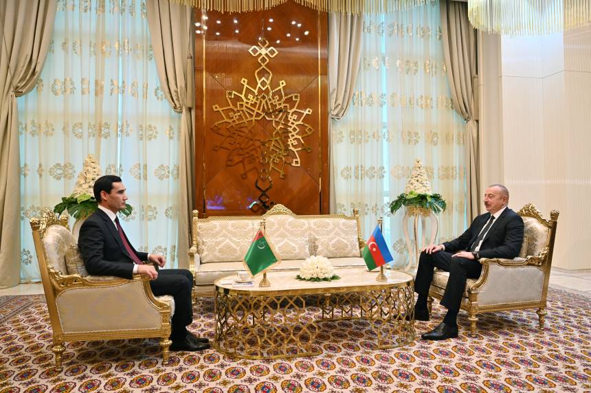 Состоялась встреча Ильхама Алиева с Президентом Туркменистана Сердаром Бердымухамедовым