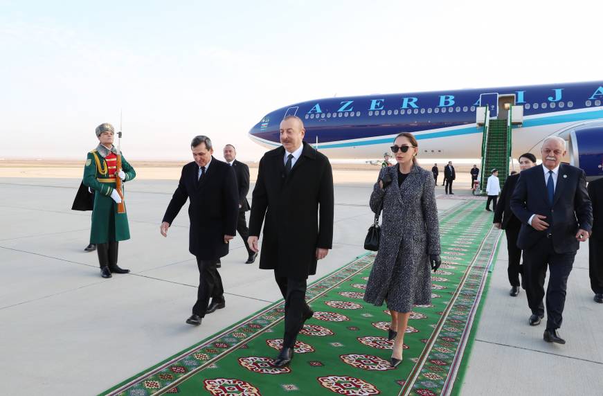 Ilham Aliyev arrived in Turkmenistan for working visit