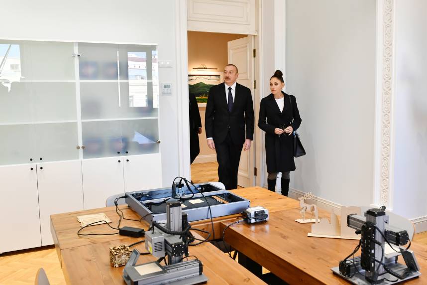 Президент Азербайджана и первая леди ознакомились с условиями, созданными в Детско-юношеском центре развития в Баку после капитального ремонта 