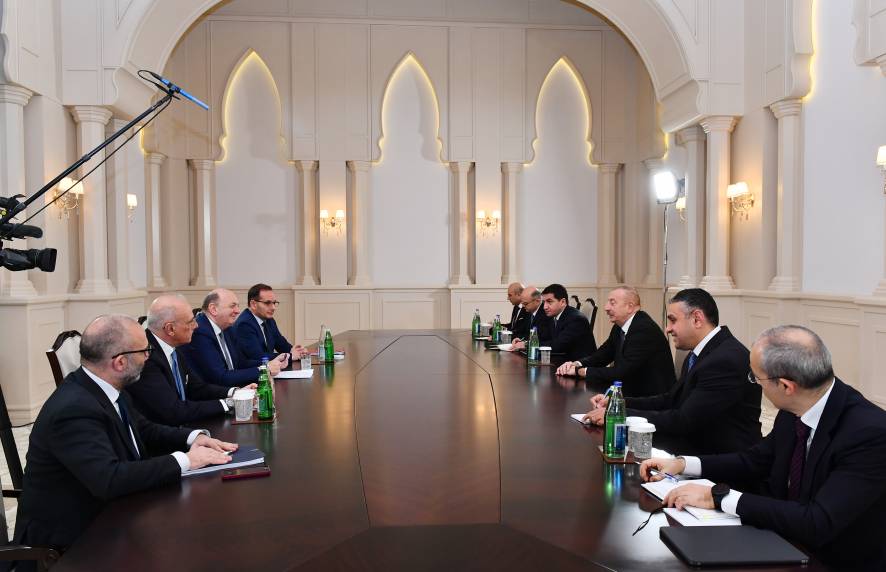 Ilham Aliyev received Minister of Environment and Energy Security of Italy