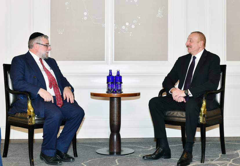 Ильхам Алиев встретился в Мюнхене с президентом Конференции европейских раввинов