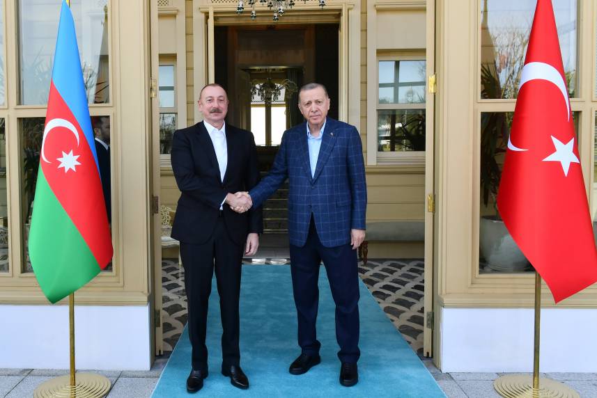 В Стамбуле состоялась встреча Президента Азербайджана Ильхама Алиева с Президентом Турции Реджепом Тайипом Эрдоганом