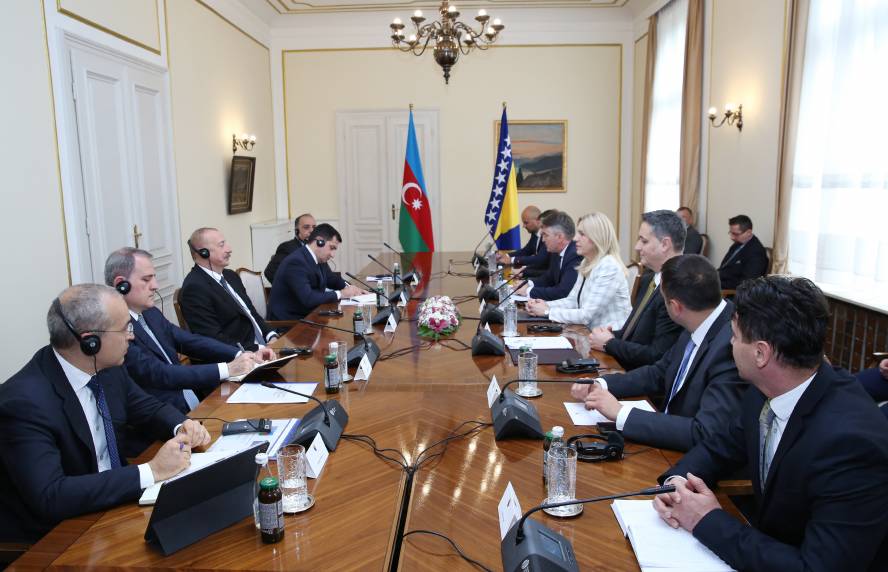 Ilham Aliyev held expanded meeting with Chairwoman and members of Presidency of Bosnia and Herzegovina in Sarajevo