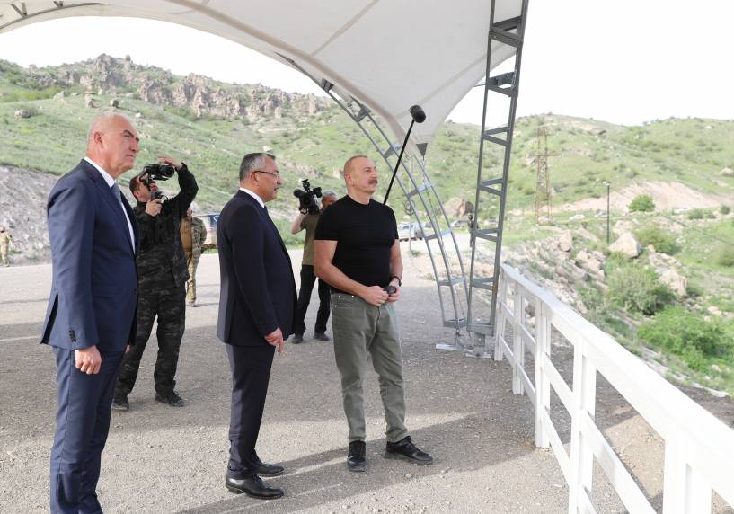 Ilham Aliyev examined progress of construction in village of Zabukh of Lachin district