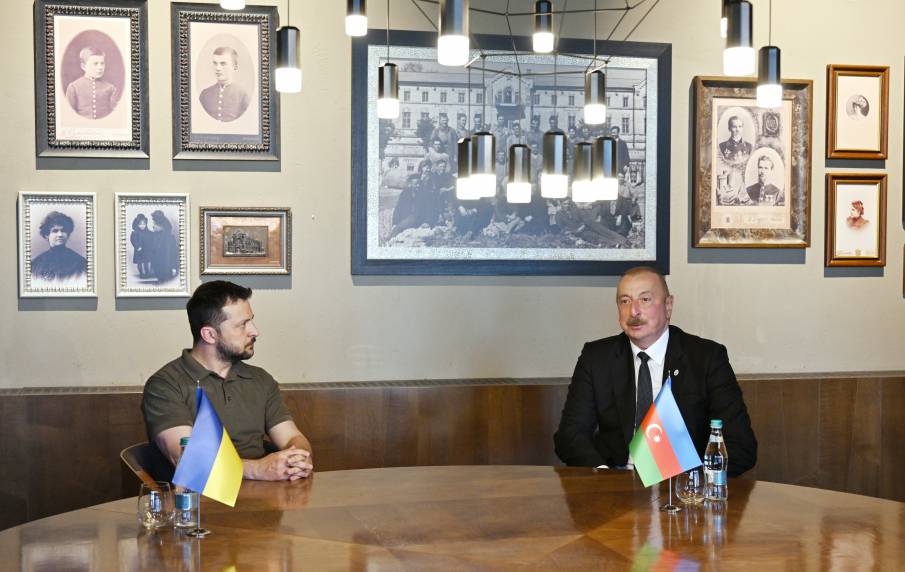 В Кишинэу состоялась встреча президентов Азербайджана и Украины
