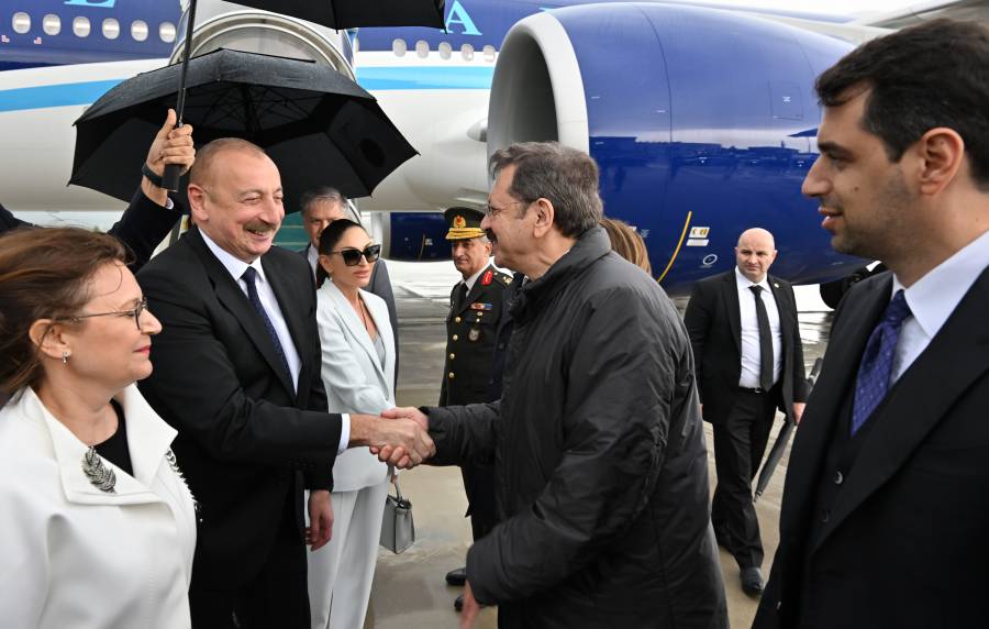 Ильхам Алиев и первая леди Мехрибан Алиева прибыли с рабочим визитом в Турцию