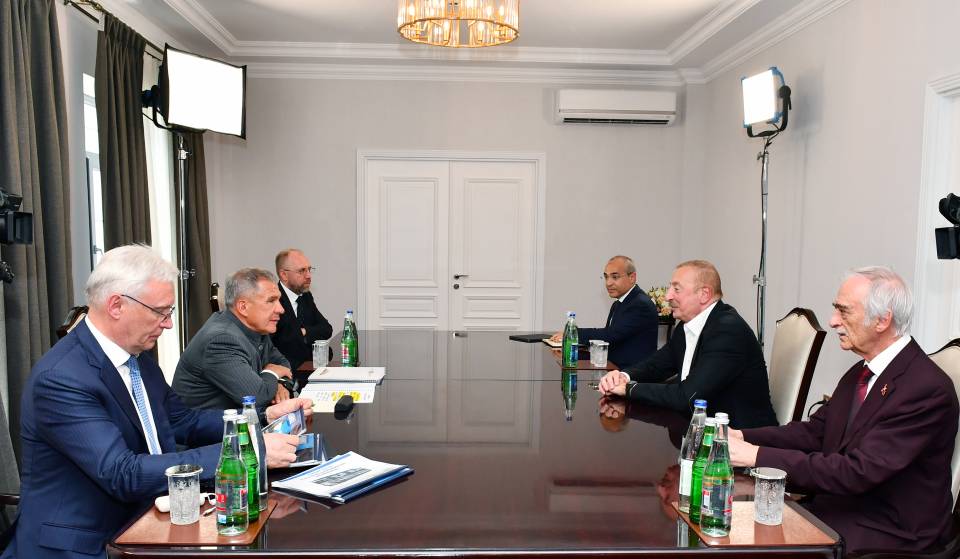 Ilham Aliyev held meeting with Rais of Republic of Tatarstan Rustam Minnikhanov