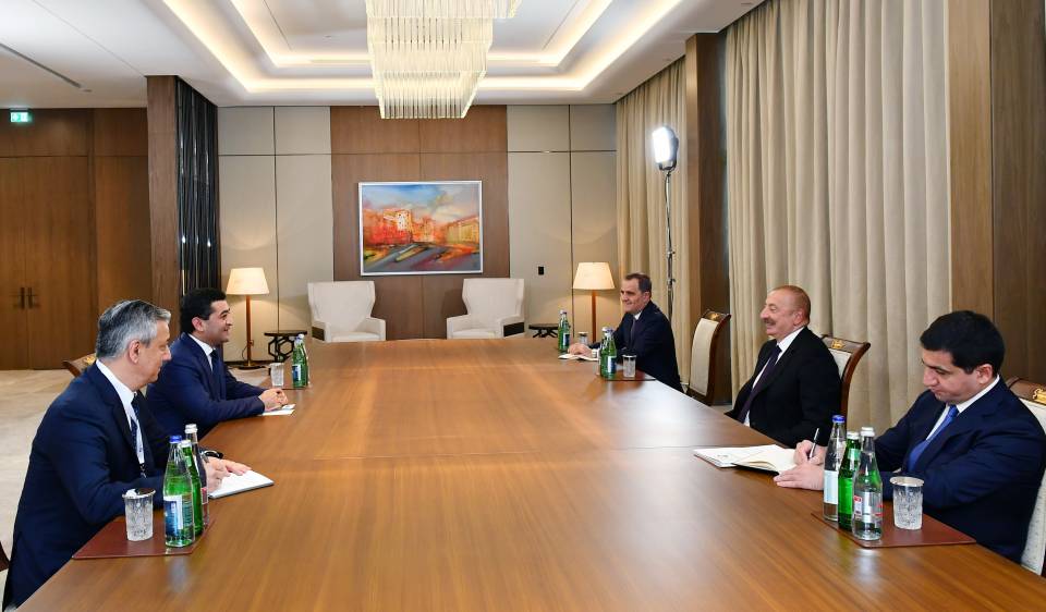 Ильхам Алиев принял министра иностранных дел Узбекистана