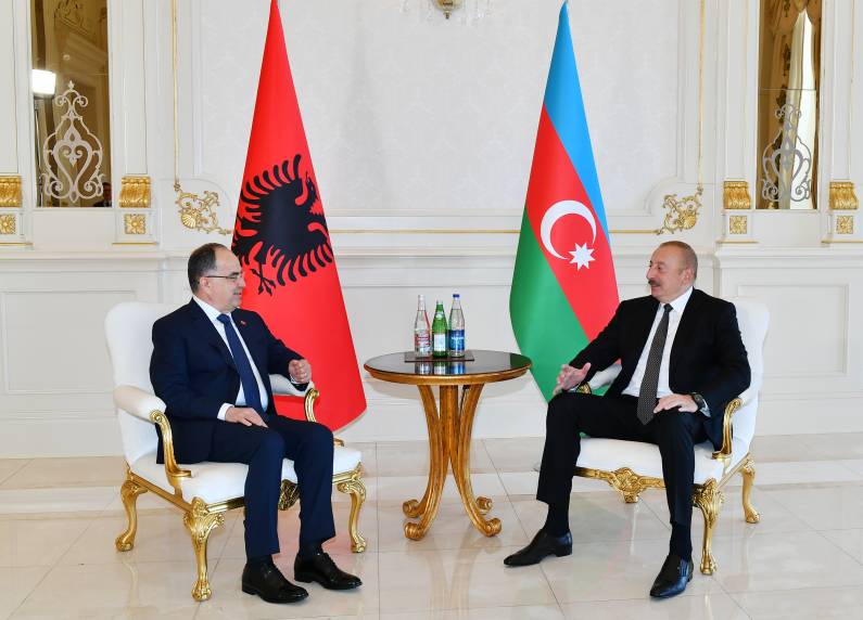Состоялась встреча президентов Азербайджана и Албании один на один