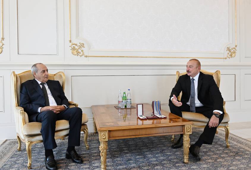 Ilham Aliyev presented “Istiglal” Order to People's Artist Rasim Balayev