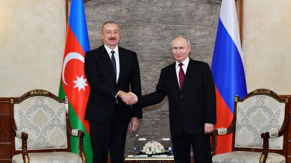Ilham Aliyev’s meeting with President of Russia Vladimir Putin is underway in Bishkek