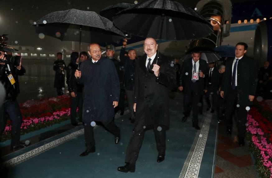Ilham Aliyev embarked on visit to Uzbekistan