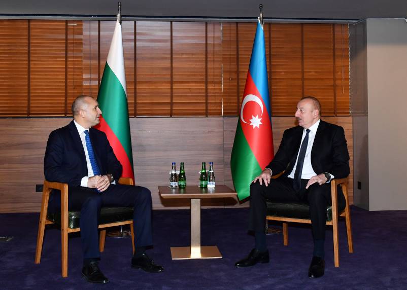 Состоялась встреча Ильхама Алиева с Президентом Болгарии Руменом Радевым один на один