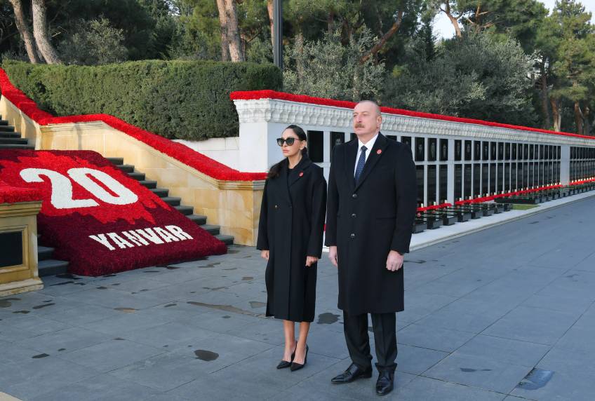 Ильхам Алиев и первая леди Мехрибан Алиева посетили Шехидляр хиябаны в связи с 34-й годовщиной трагедии 20 Января