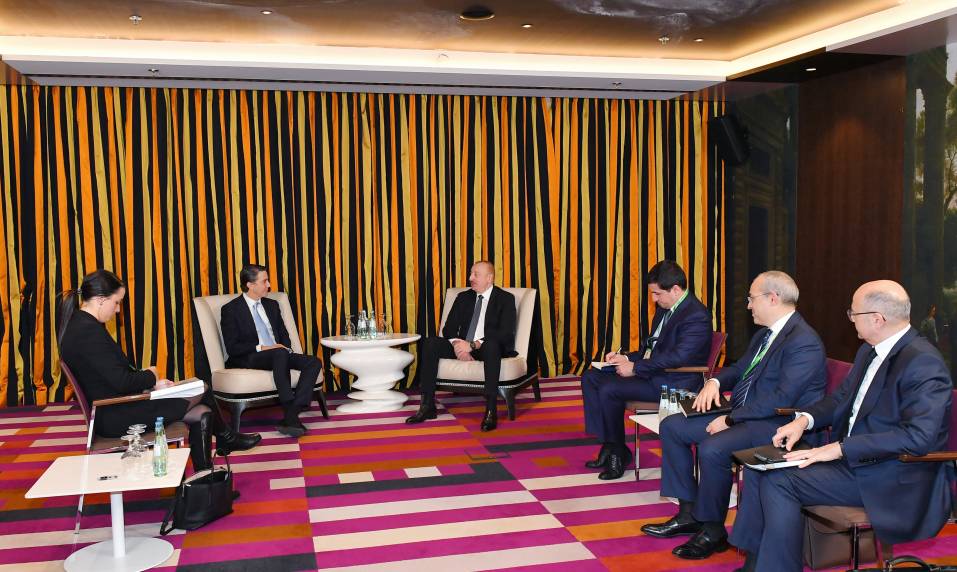 Ильхам Алиев встретился в Мюнхене со специальным координатором Президента США
