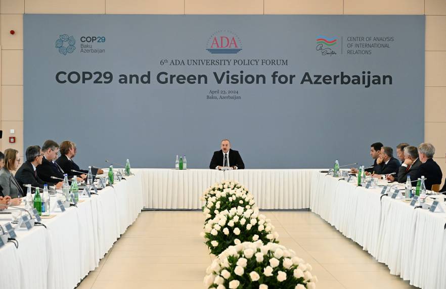 İlham Əliyev ADA Universitetində “COP29 və Azərbaycan üçün Yaşıl Baxış” mövzusunda keçirilən beynəlxalq forumda iştirak edir