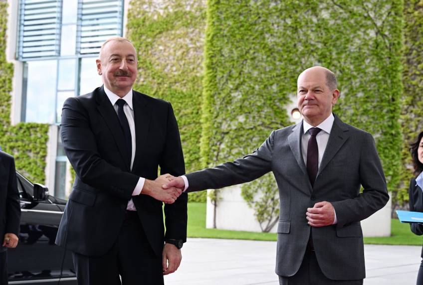 Ilham Aliyev’s one-on-one meeting with Chancellor of Germany Olaf Scholz commenced in Berlin