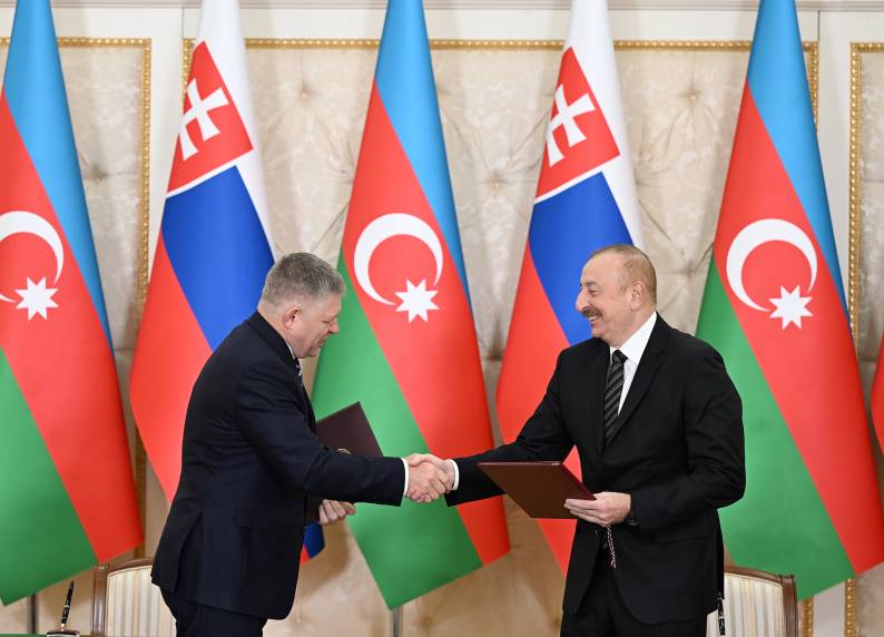 Подписаны азербайджано-словацкие документы