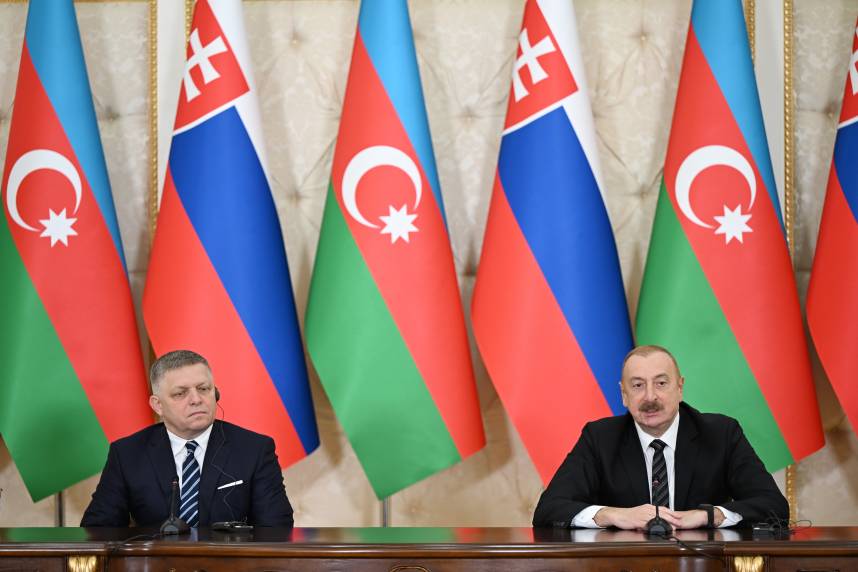 Ильхам Алиев и премьер-министр Роберт Фицо выступили с заявлениями для прессы