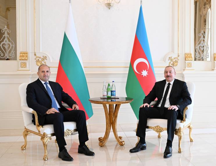 Состоялась встреча Ильхама Алиева и Президента Болгарии Румена Радева один на один