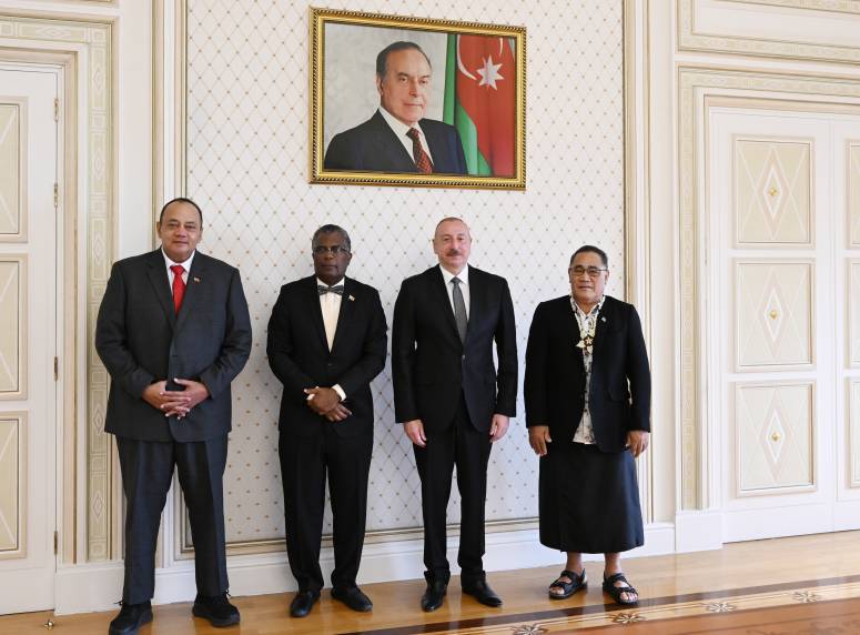 Ильхам Алиев принял генерал-губернатора Тувалу, премьер-министра Тонги и министра иностранных дел Содружества Багамских Островов