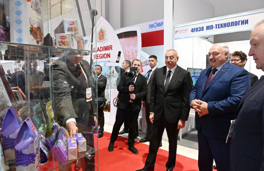 Azərbaycan və Belarus prezidentləri “Caspian Agro” və “InterFood Azerbaijan” sərgiləri ilə tanış olublar