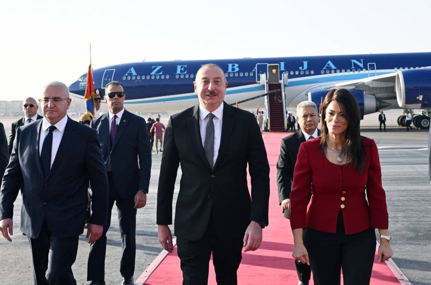 Ilham Aliyev embarked on official visit to Egypt