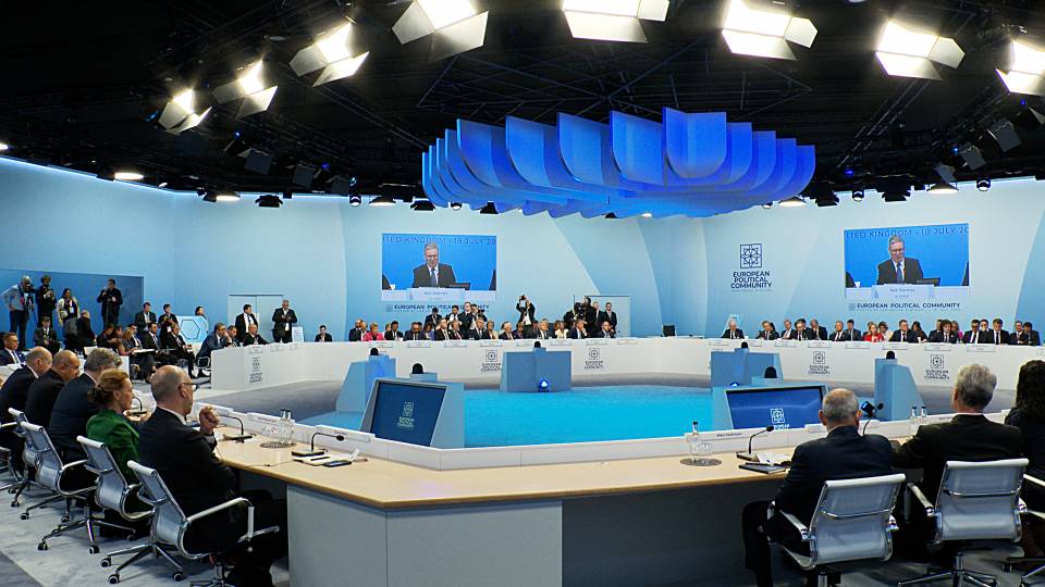 İlham Əliyev “Avropa Siyasi Birliyi” 4-cü Zirvə toplantısının açılış plenar sessiyasında iştirak edib