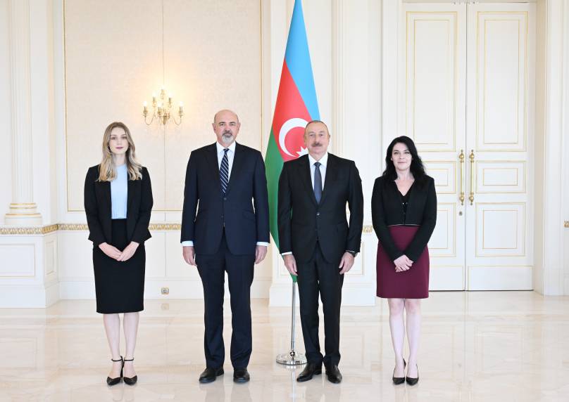 Ilham Aliyev received credentials of incoming ambassador of Australia to Azerbaijan