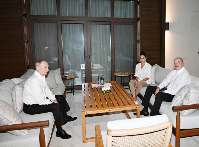 Ilham Aliyev and First Lady Mehriban Aliyeva had a dinner at their home with President of Russia Vladimir Putin