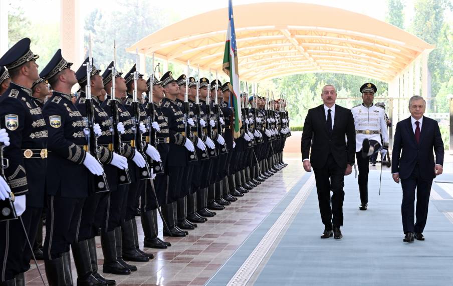 Official welcome ceremony was held for President of Azerbaijan Ilham Aliyev in Tashkent