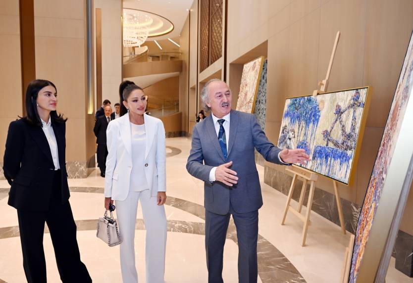 First ladies of Azerbaijan and Uzbekistan, along with their daughters, visited exhibition in Tashkent and viewed collection of Uzbek national costumes