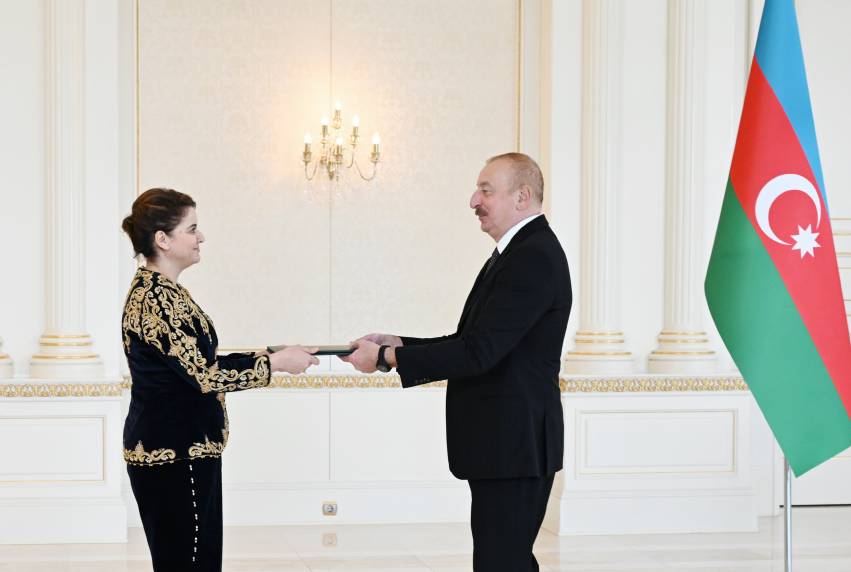 Ilham Aliyev received credentials of incoming ambassador of Algeria to Azerbaijan