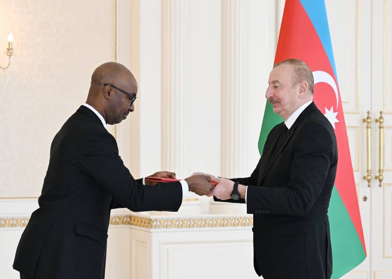 Ilham Aliyev accepted credentials of incoming ambassador of Rwanda to Azerbaijan