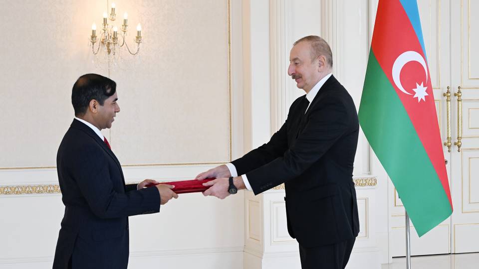 Ilham Aliyev received credentials of incoming ambassador of Bangladesh to Azerbaijan