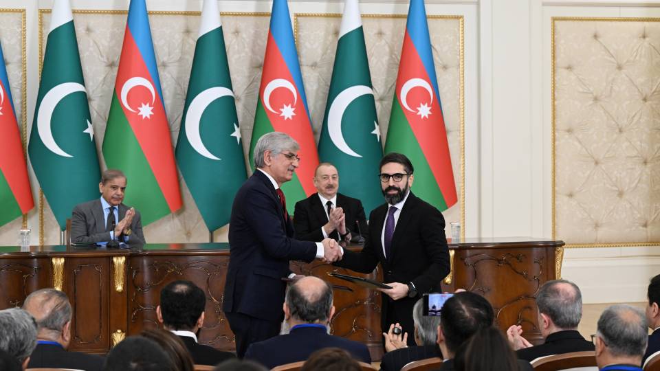 Azerbaijan and Pakistan exchanged signed documents