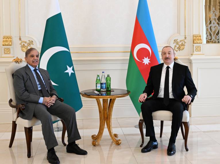 Ilham Aliyev held one-on-one meeting with Prime Minister of Pakistan