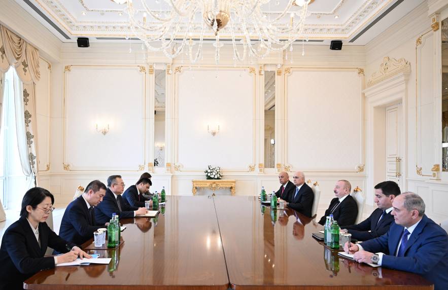 Ilham Aliyev received Minister of International Department of Central Committee of Communist Party of China