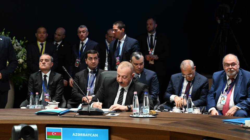 Türk Dövlətləri Təşkilatının Dövlət başçılarının qeyri-rəsmi Zirvə görüşündə Bəyannamə imzalanıb