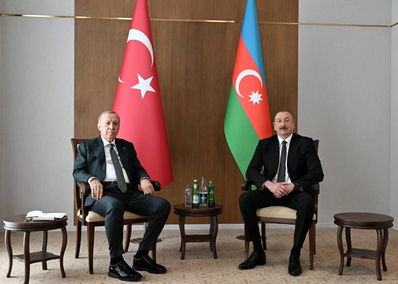 Laçında Azərbaycan Prezidentinin Türkiyə Prezidenti ilə təkbətək görüşü olub
