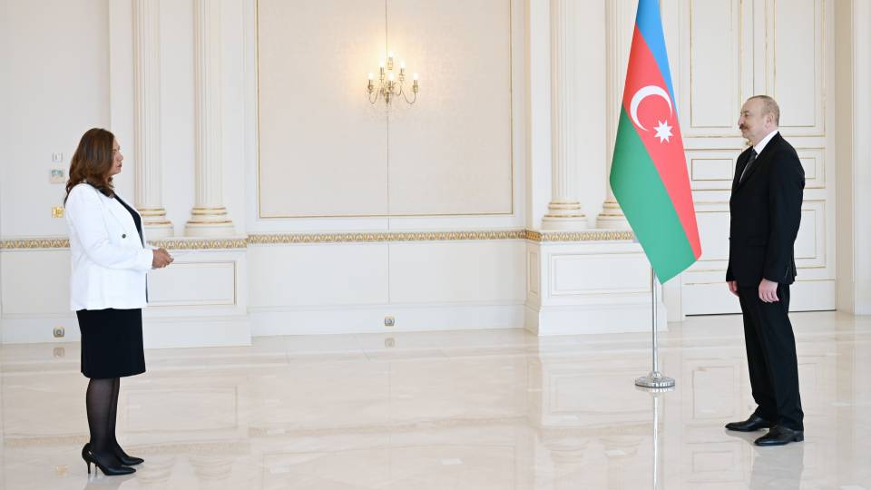 Ильхам Алиев принял новоназначенного посла Колумбии в Азербайджане