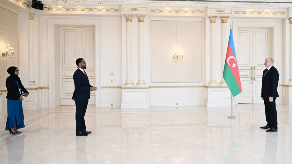 Ильхам Алиев принял новоназначенного посла Сомали в Азербайджане