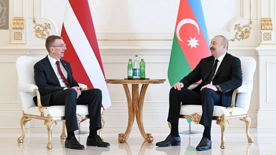 İlham Əliyevin Latviya Prezidenti ilə təkbətək görüşü olub
