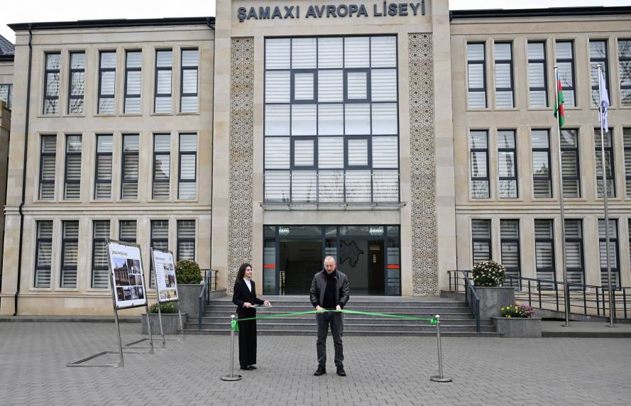 Поездка Ильхама Алиева в Шамахинский район