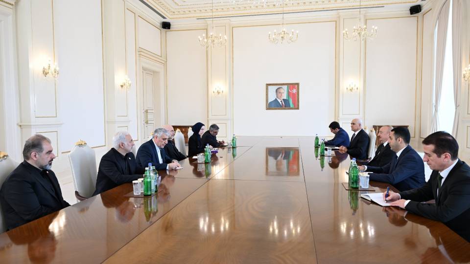 Ильхам Алиев принял делегацию во главе с председателем Собрания исламского совета Ирана