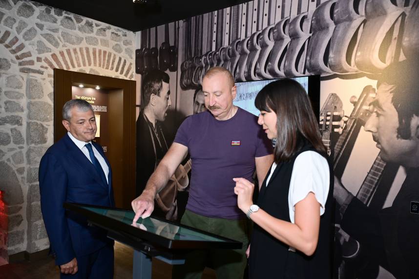 İlham Əliyev Şuşada tarix-memarlıq abidəsi olan “Sadıqcanın evi”nin bərpadan sonra açılışında iştirak edib